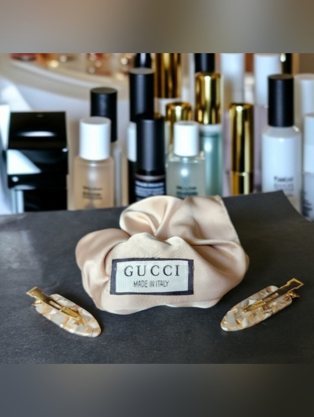 Gucci Beige Silk Hair Scrunchie with Marble No Crease Clips NEW